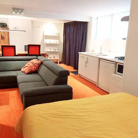Captivating 2-Bed Apartment In Hilversum *